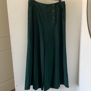 High waisted green dress pants.